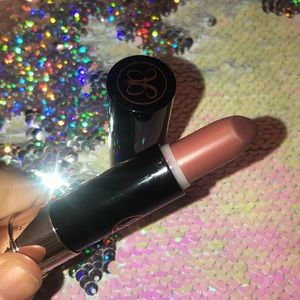 Anastasia Beverly Hills | Matte Lipstick in Buff